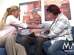 Zia matura video amatoriali italiani hard in calze nere equitazione cazzo di giovane uomo grasso